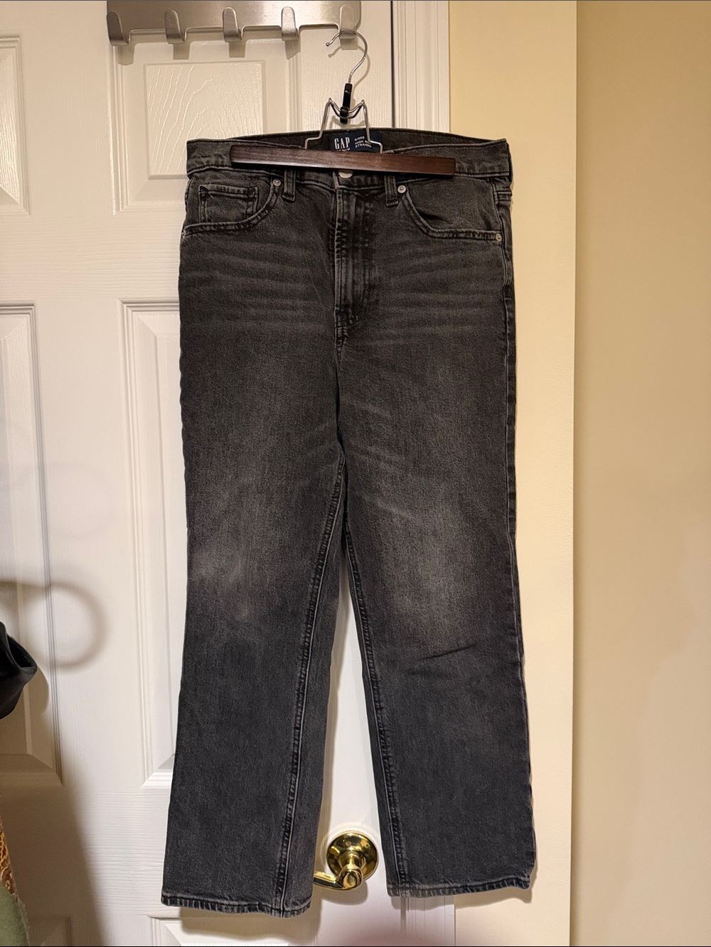 GAP Men's Washed Charcoal Straight Jeans